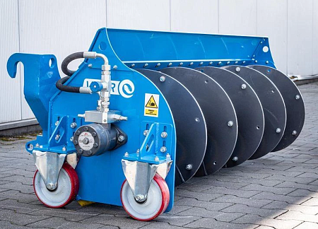 Подталкиватель кормов Viper навесной