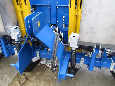 КАРТОФЕЛЕСАЖАЛКА НАВЕСНАЯ ЧЕТЫРЕХРЯДНАЯ КСМ-4Н