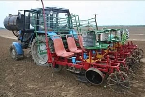 МАШИНА РАССАДОПОСАДОЧНАЯ 6-ТИ РЯДНАЯ (БЕСКАССЕТНАЯ) МР