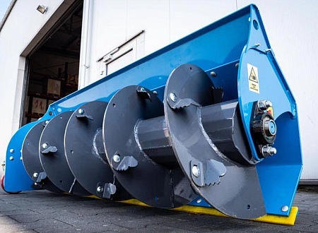 Подталкиватель кормов Viper навесной