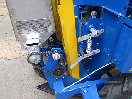 КАРТОФЕЛЕСАЖАЛКА НАВЕСНАЯ ЧЕТЫРЕХРЯДНАЯ КСМ-4Н