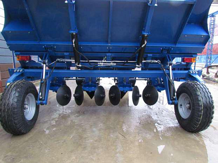 КАРТОФЕЛЕСАЖАЛКА ПОЛУНАВЕСНАЯ ЧЕТЫРЕХРЯДНАЯ КСМ-4